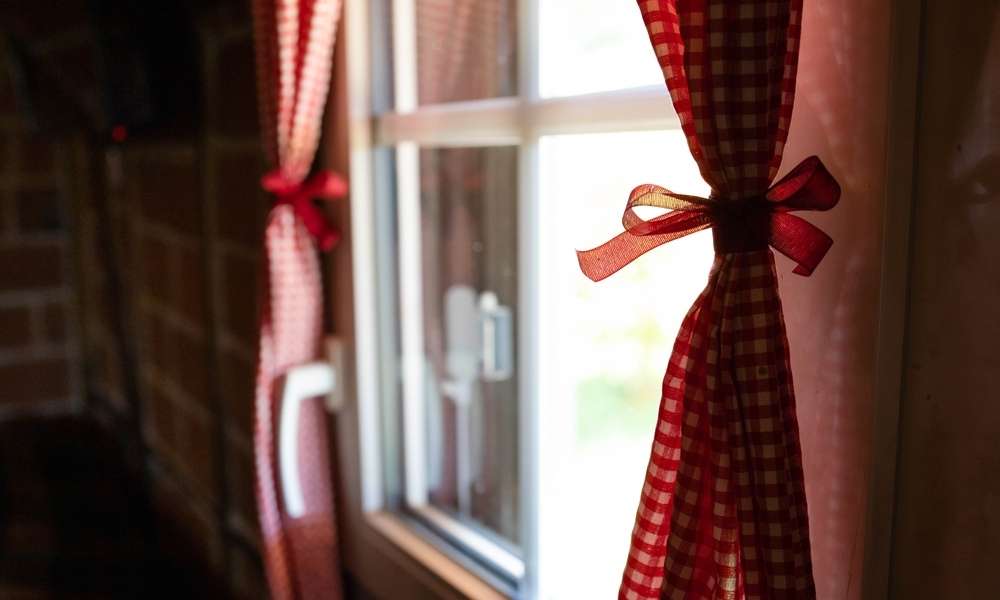 Ribbon for Small Kitchen Window Decor Ideas