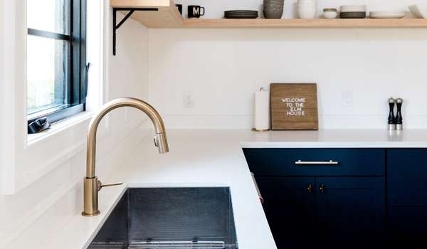 Minimalistic Rounded Kitchen Faucet