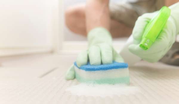 Minty Mixture For Clean Bathroom Tiles