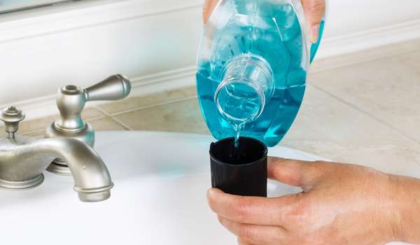 Try Mouthwash Solution For Clean Bathroom Tiles