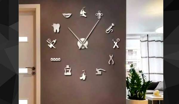 Display Black Wall Clocks