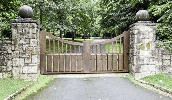 Wood and Stone Front Gate Ideas for House