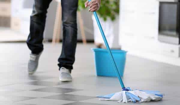 How to keep a kitchen floor clean